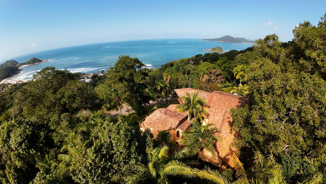Casa à venda no Condomínio São Pedro Guarujá — Villa 165