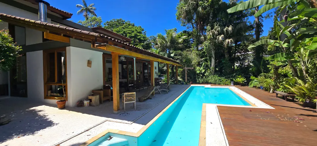 Casa à venda no Condomínio Iporanga Guarujá — Villa 408