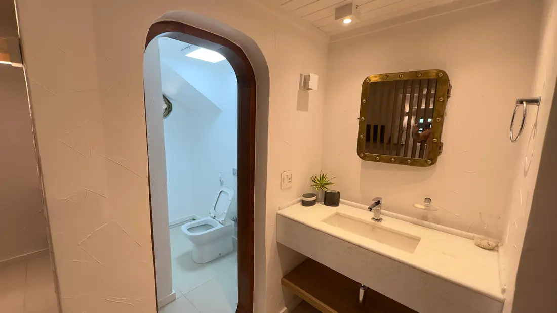 Casa à venda no Condomínio São Pedro Guarujá — Villa 144