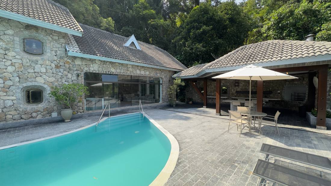 Casa à venda no Condomínio São Pedro Guarujá — Villa 144
