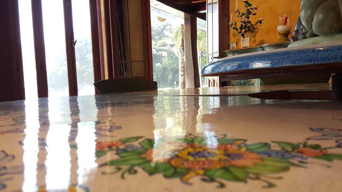 Casa Pé na Areia à venda no Condomínio Iporanga Guarujá — Villa 494