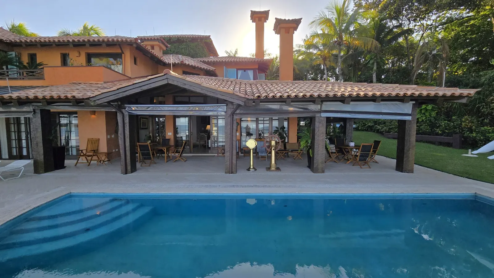 Área externa 15 — Iporanga, Guarujá, para locação, Casa