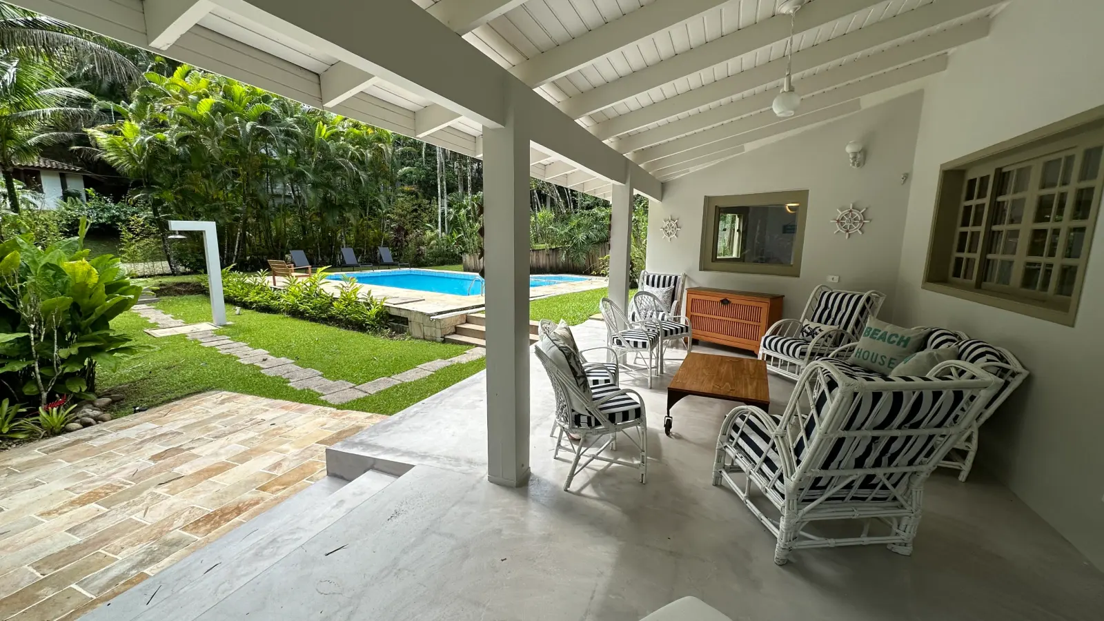 Área externa 5 — Iporanga, Guarujá, para temporada, Casa