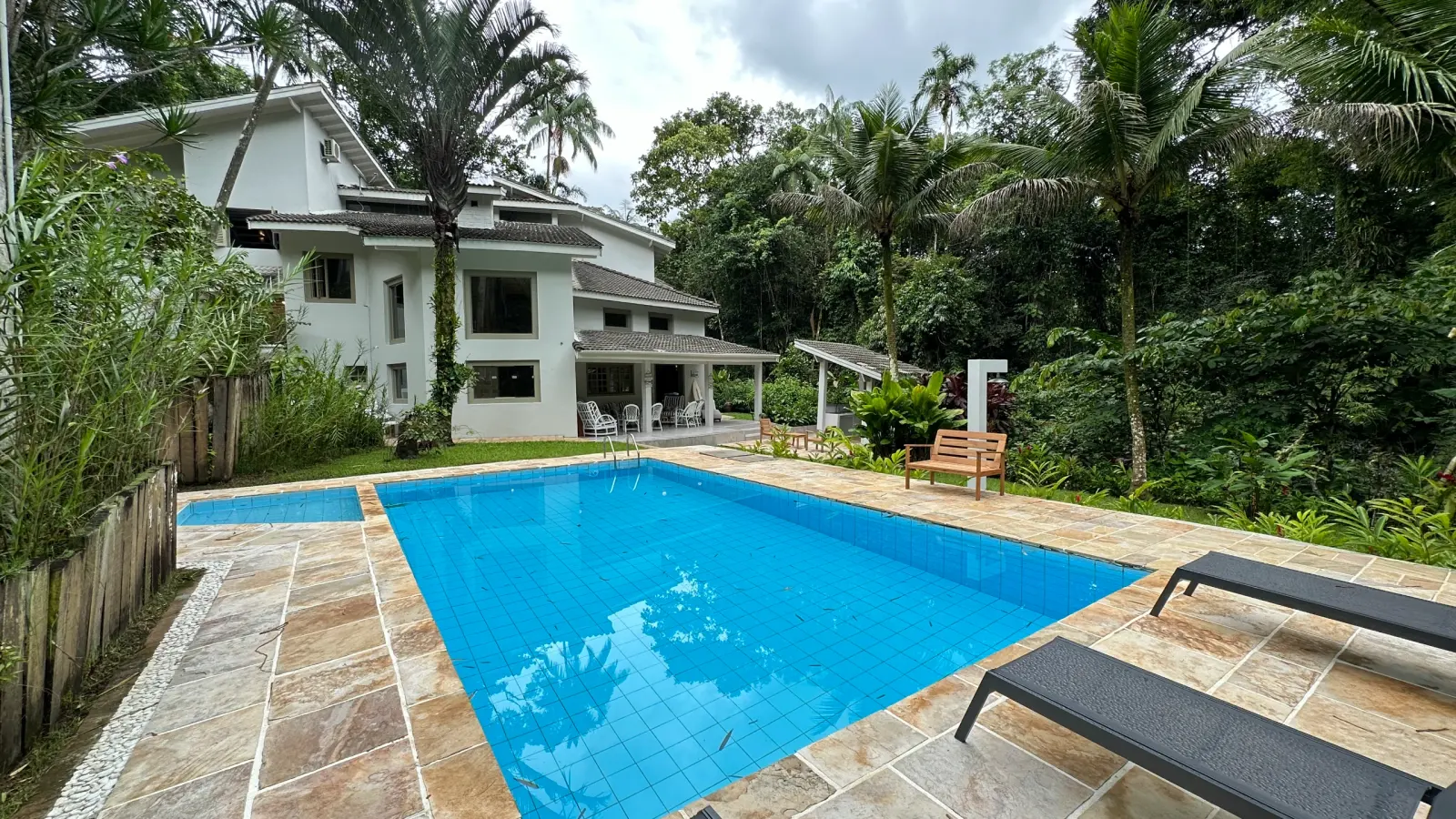 Área externa 1 — Iporanga, Guarujá, para temporada, Casa