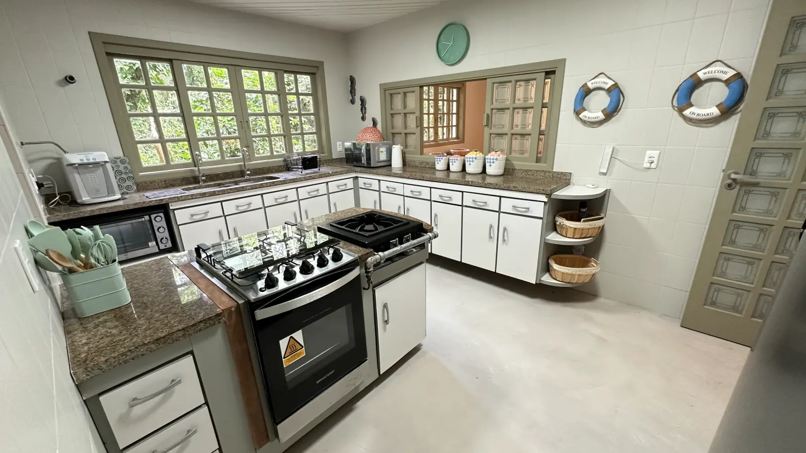 Área de serviço 2 — Iporanga, Guarujá, para temporada, Casa