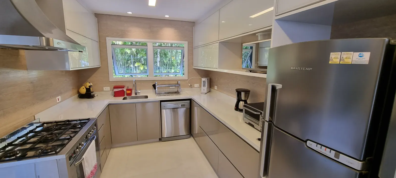 Área de serviço 3 — Iporanga, Guarujá, para temporada, Casa