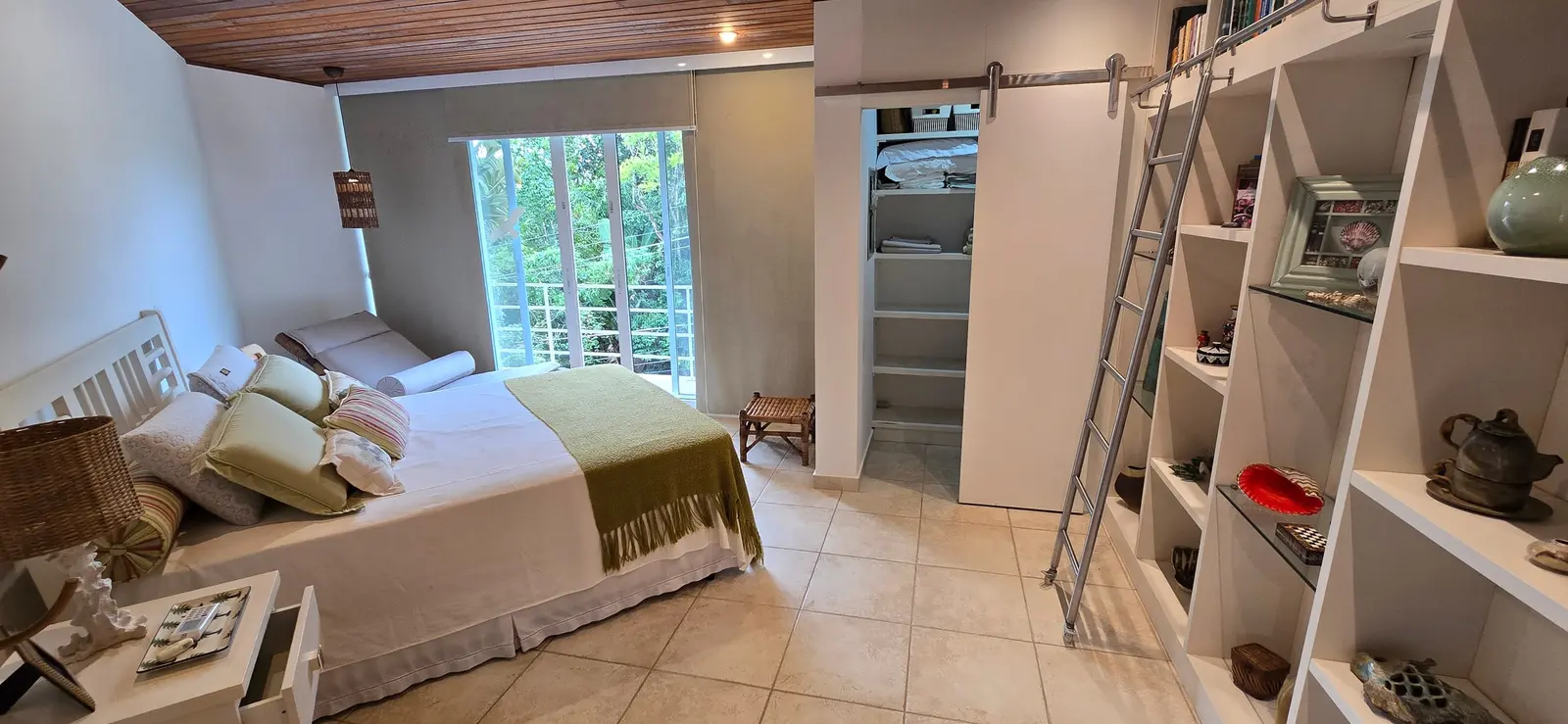 Suíte 6 — Iporanga, Guarujá, para temporada, Casa