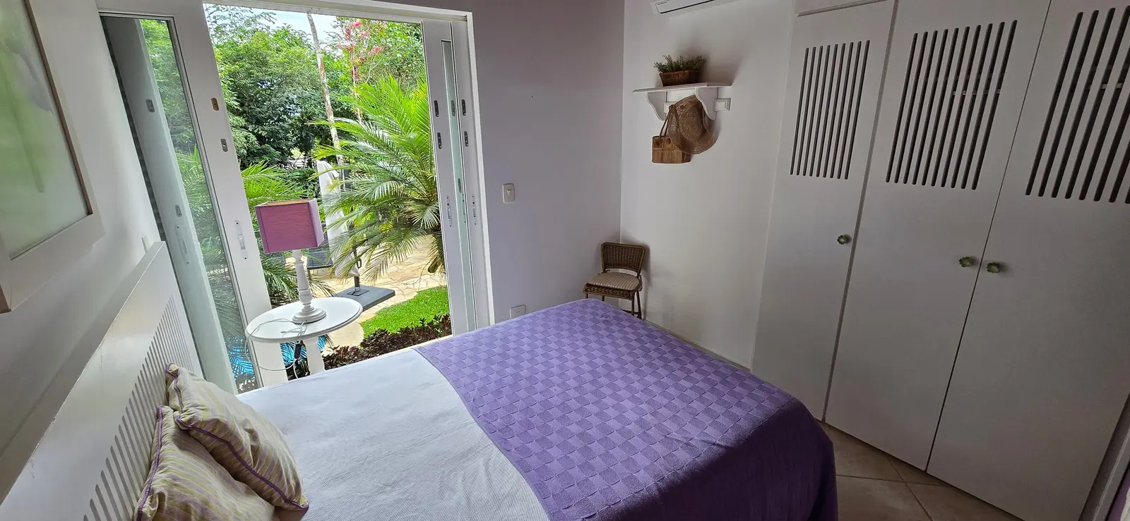 Suíte 14 — Iporanga, Guarujá, para temporada, Casa