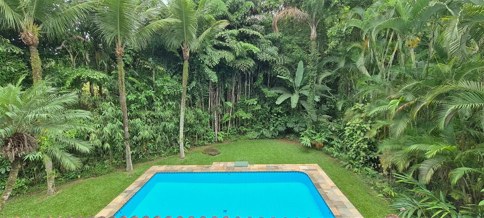 Área externa 1 — Iporanga, Guarujá, à venda e para locação, Casa