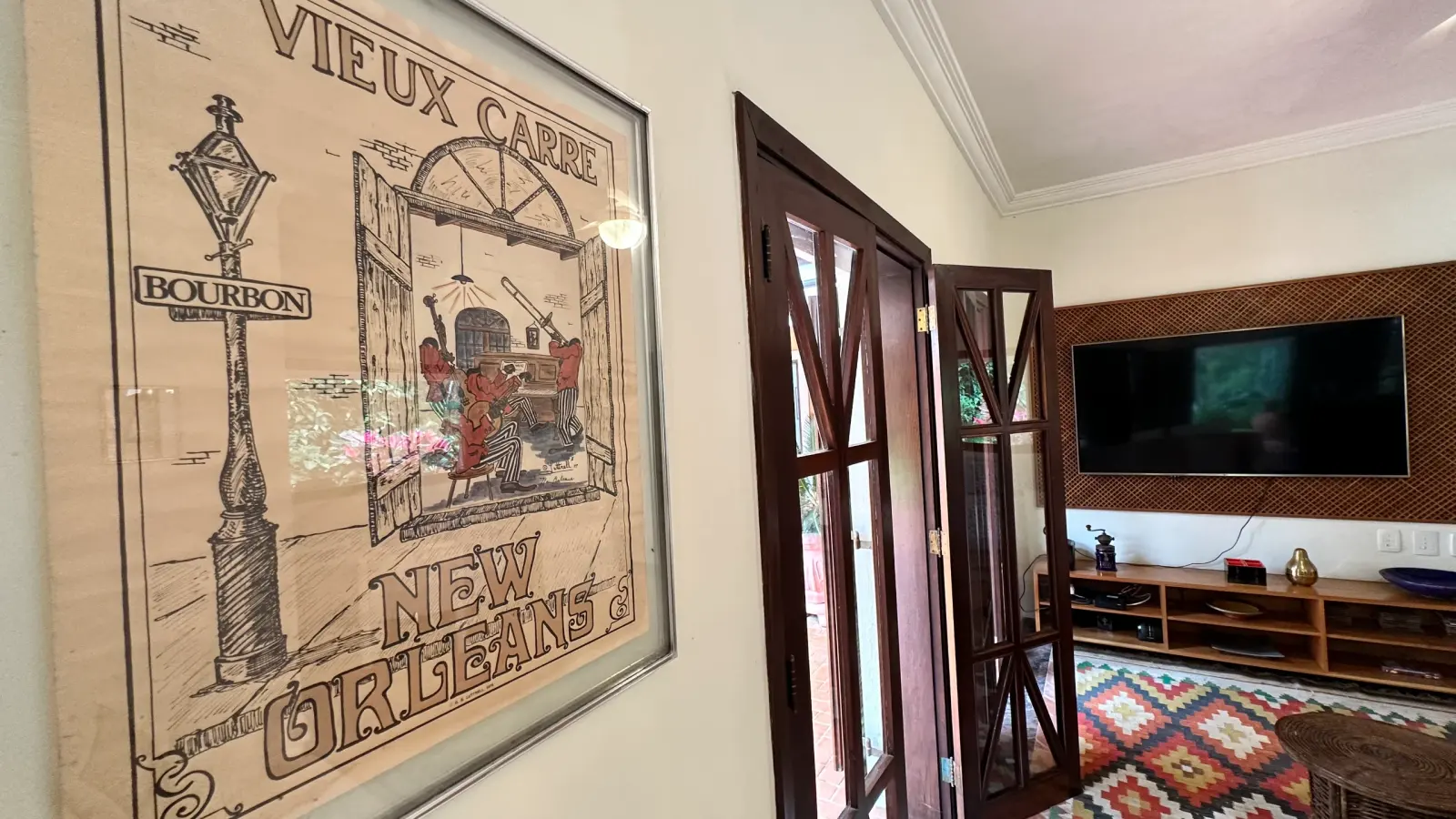 Casa rustica e charmosa com quintal gramado no condominio Iporanga (19)