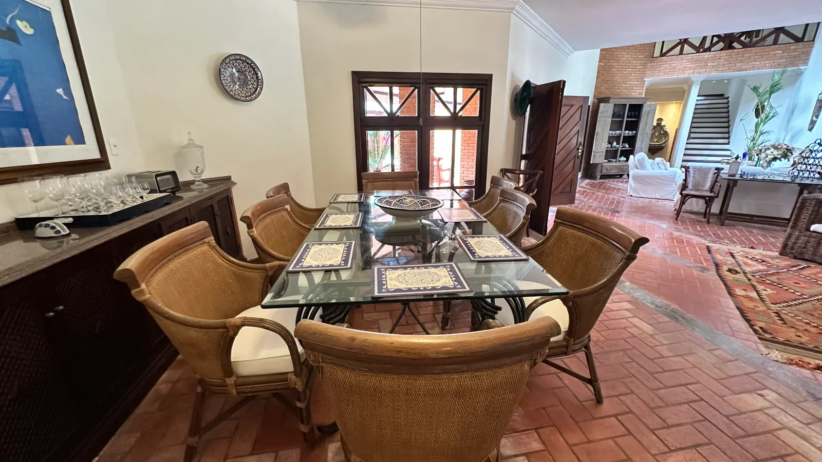 Casa rustica e charmosa com quintal gramado no condominio Iporanga (6)