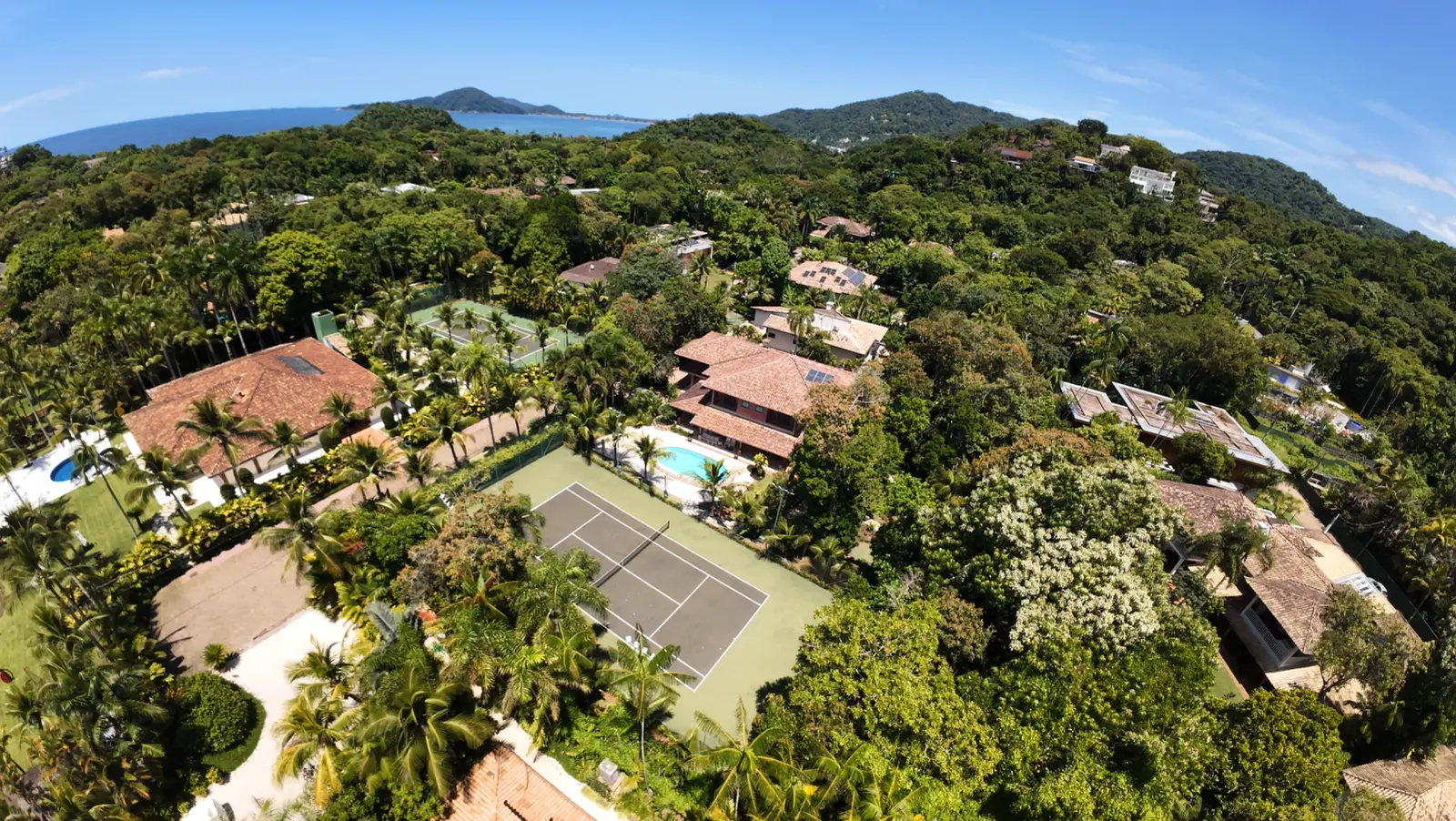 Vista aérea 2 — Iporanga, Guarujá, para temporada, Casa
