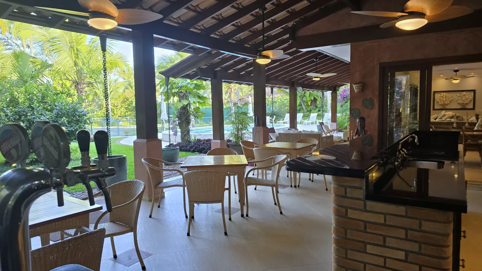 Área externa 10 — Iporanga, Guarujá, para temporada, Casa