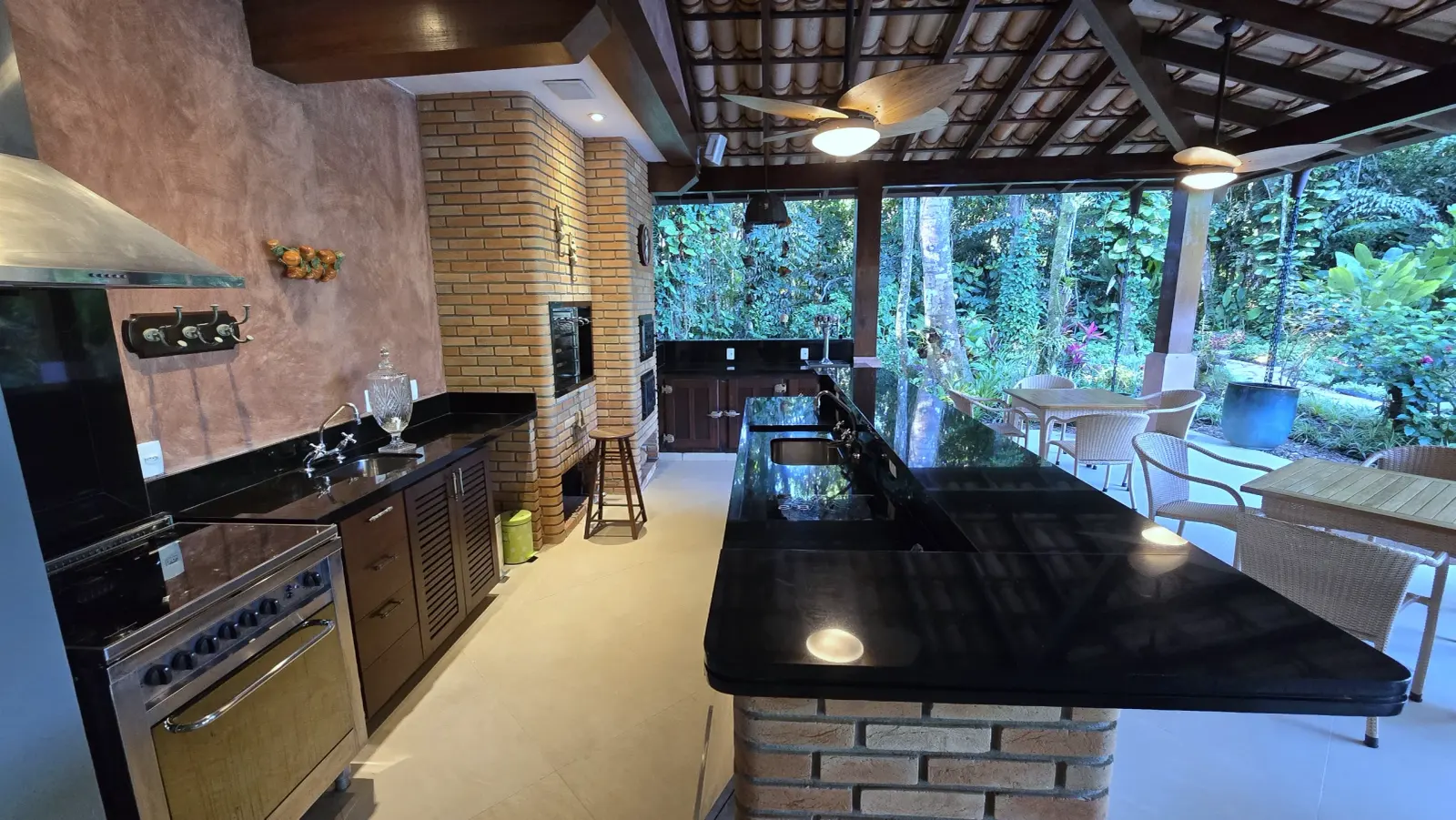Área externa 3 — Iporanga, Guarujá, para temporada, Casa