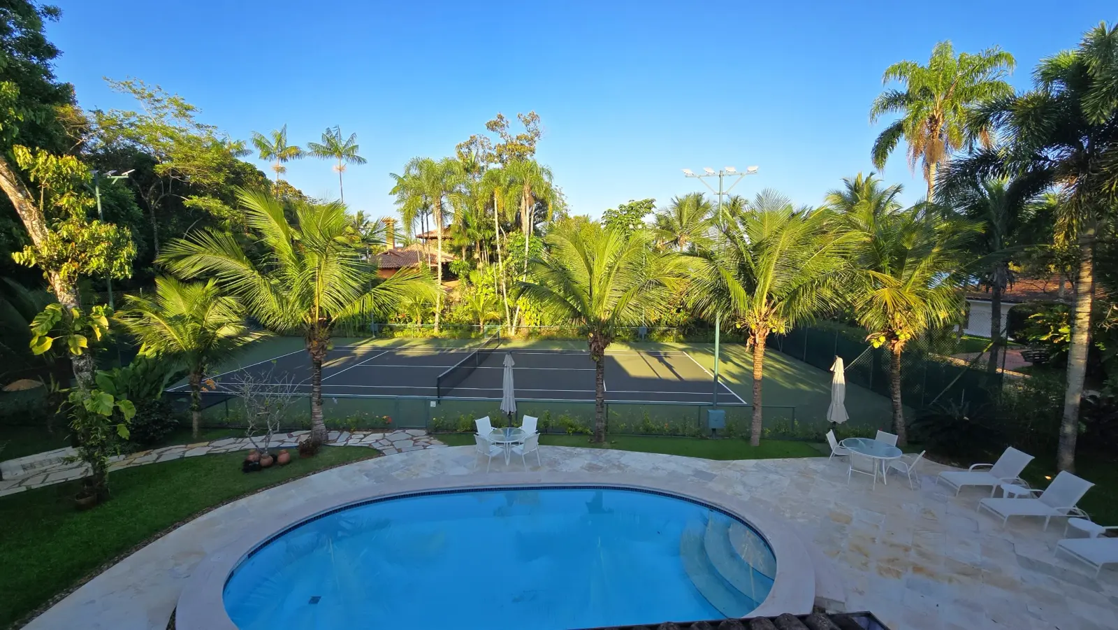 Área externa 2 — Iporanga, Guarujá, para temporada, Casa