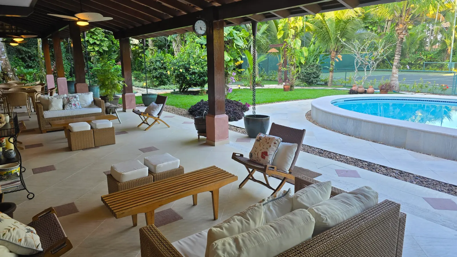 Área externa 23 — Iporanga, Guarujá, para temporada, Casa