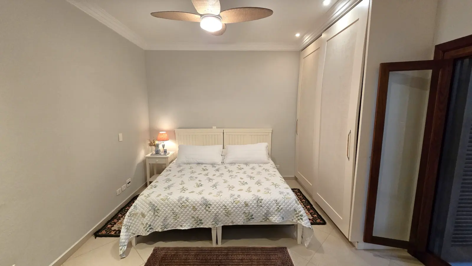 Suíte 6 — Iporanga, Guarujá, para temporada, Casa