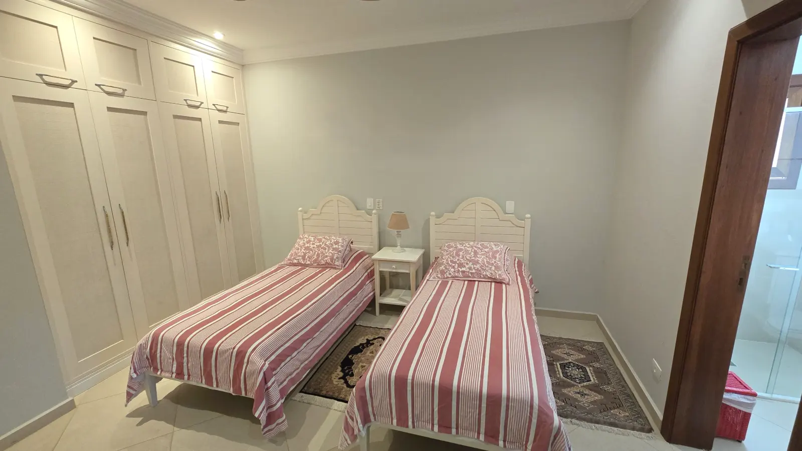 Suíte 7 — Iporanga, Guarujá, para temporada, Casa