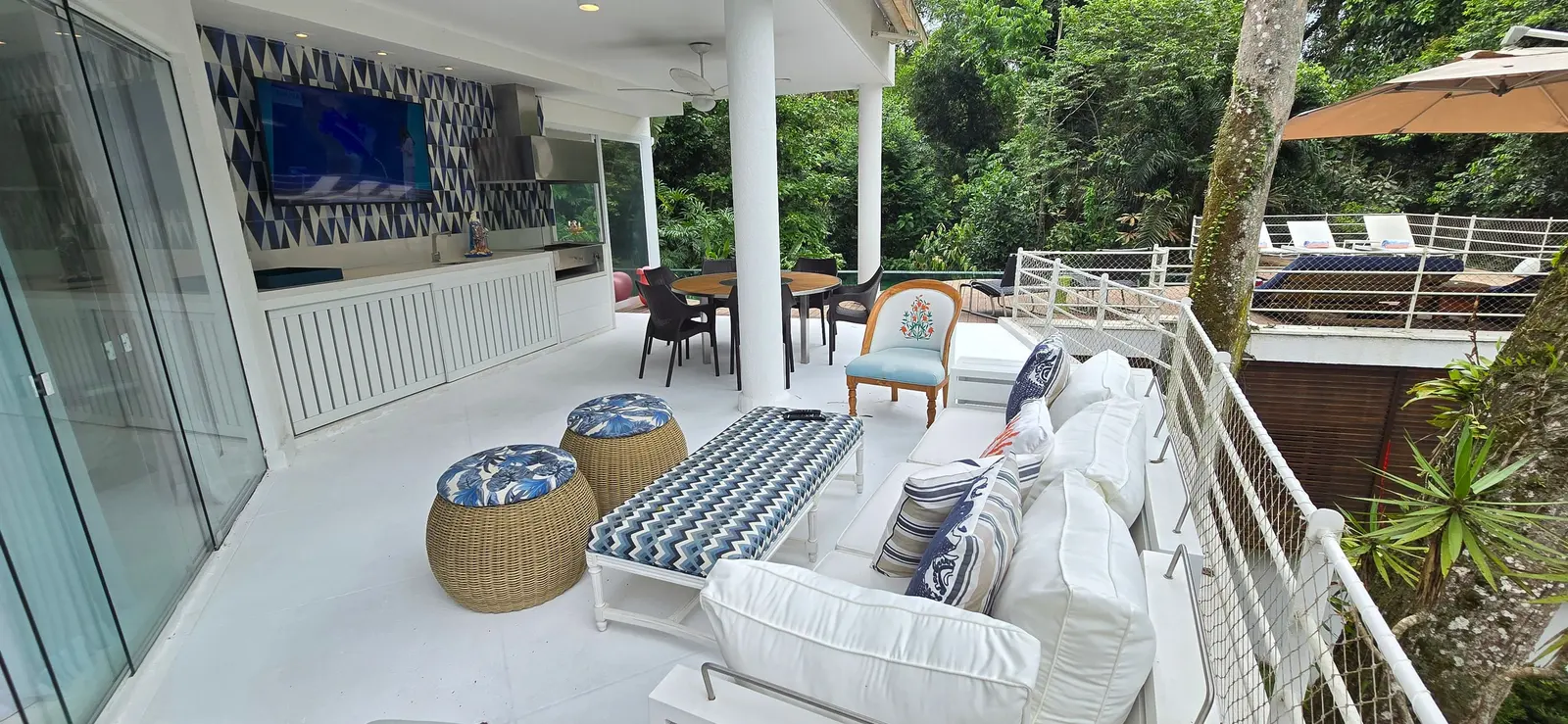 Área externa 23 — Iporanga, Guarujá, à venda e para locação, Casa