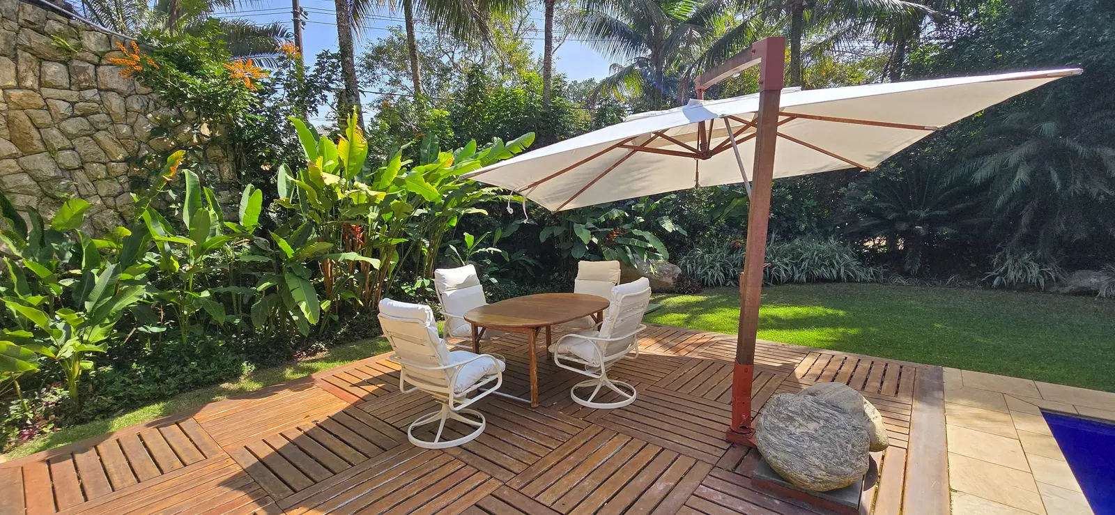 Área externa 3 — Iporanga, Guarujá, para temporada, Casa