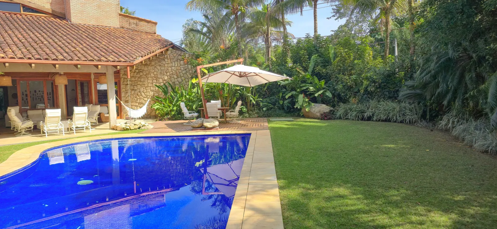 Área externa 1 — Iporanga, Guarujá, para temporada, Casa