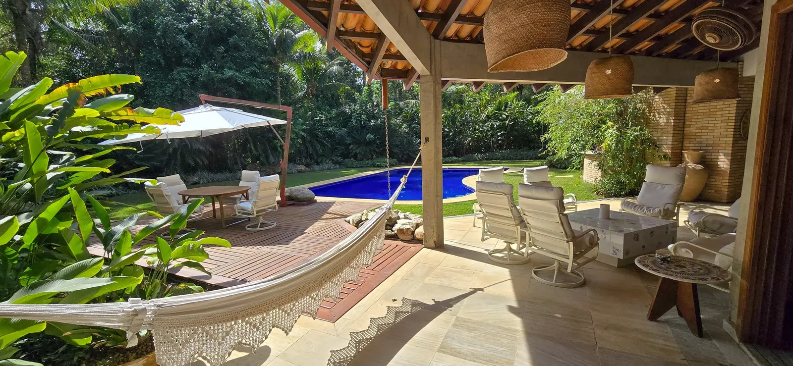 Área externa 25 — Iporanga, Guarujá, para temporada, Casa