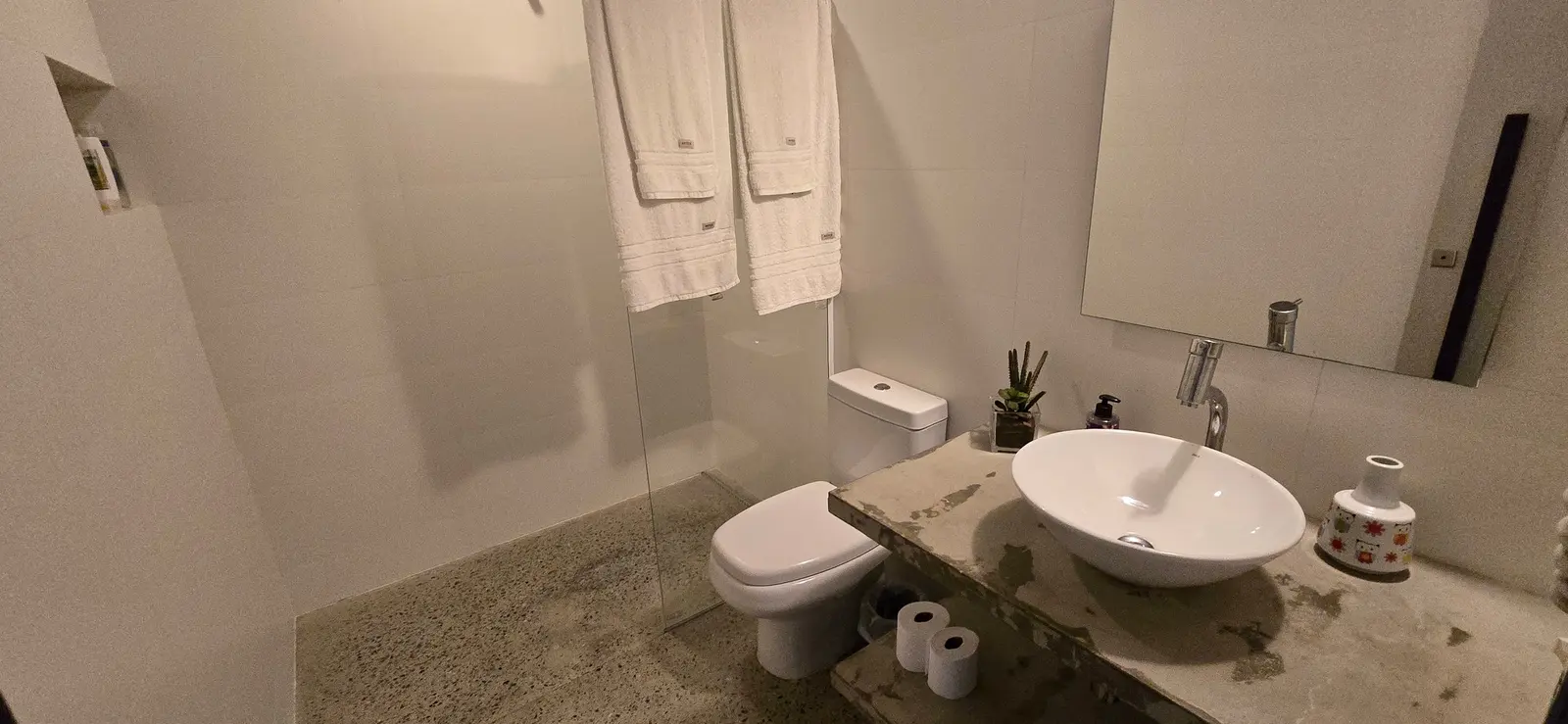 Suíte 9 — Iporanga, Guarujá, para locação, Casa