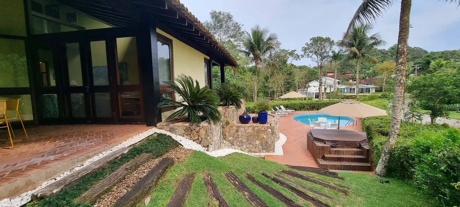 Área externa 9 — Iporanga, Guarujá, para temporada, Casa