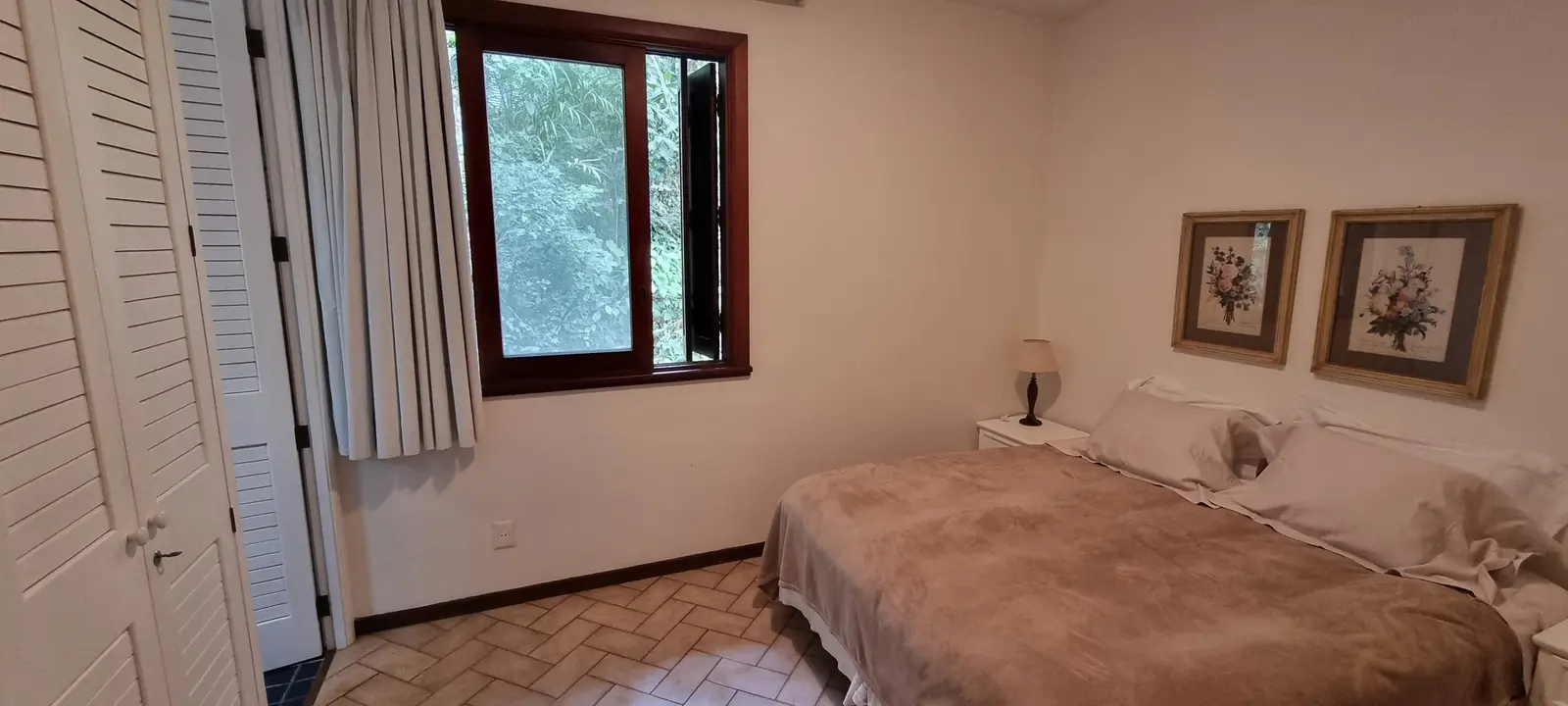 Suíte 13 — Iporanga, Guarujá, para temporada, Casa