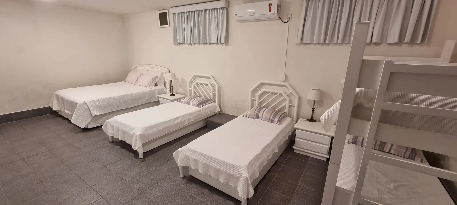 Suíte 1 — Iporanga, Guarujá, para temporada, Casa