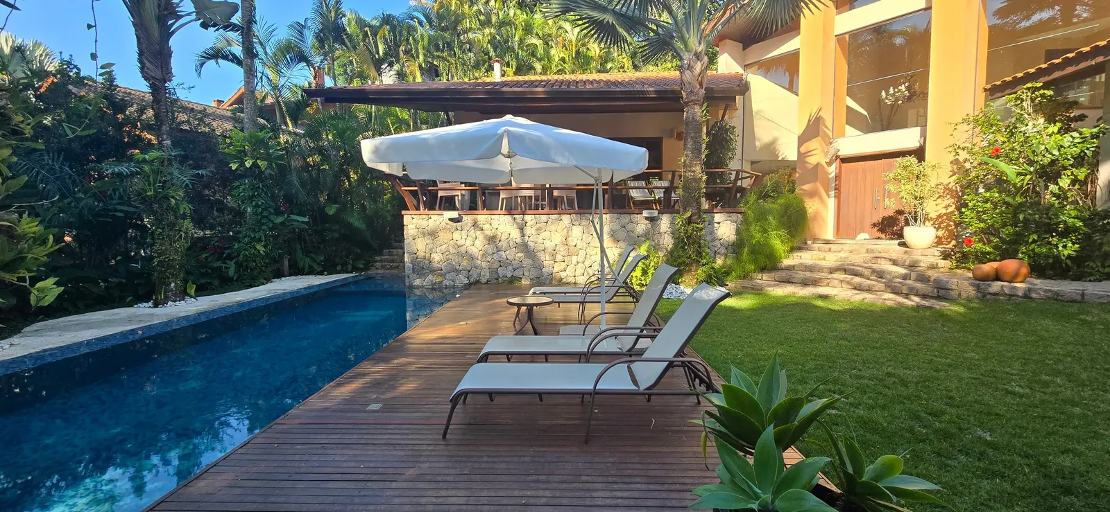 Área externa 22 — Iporanga, Guarujá, para temporada, Casa
