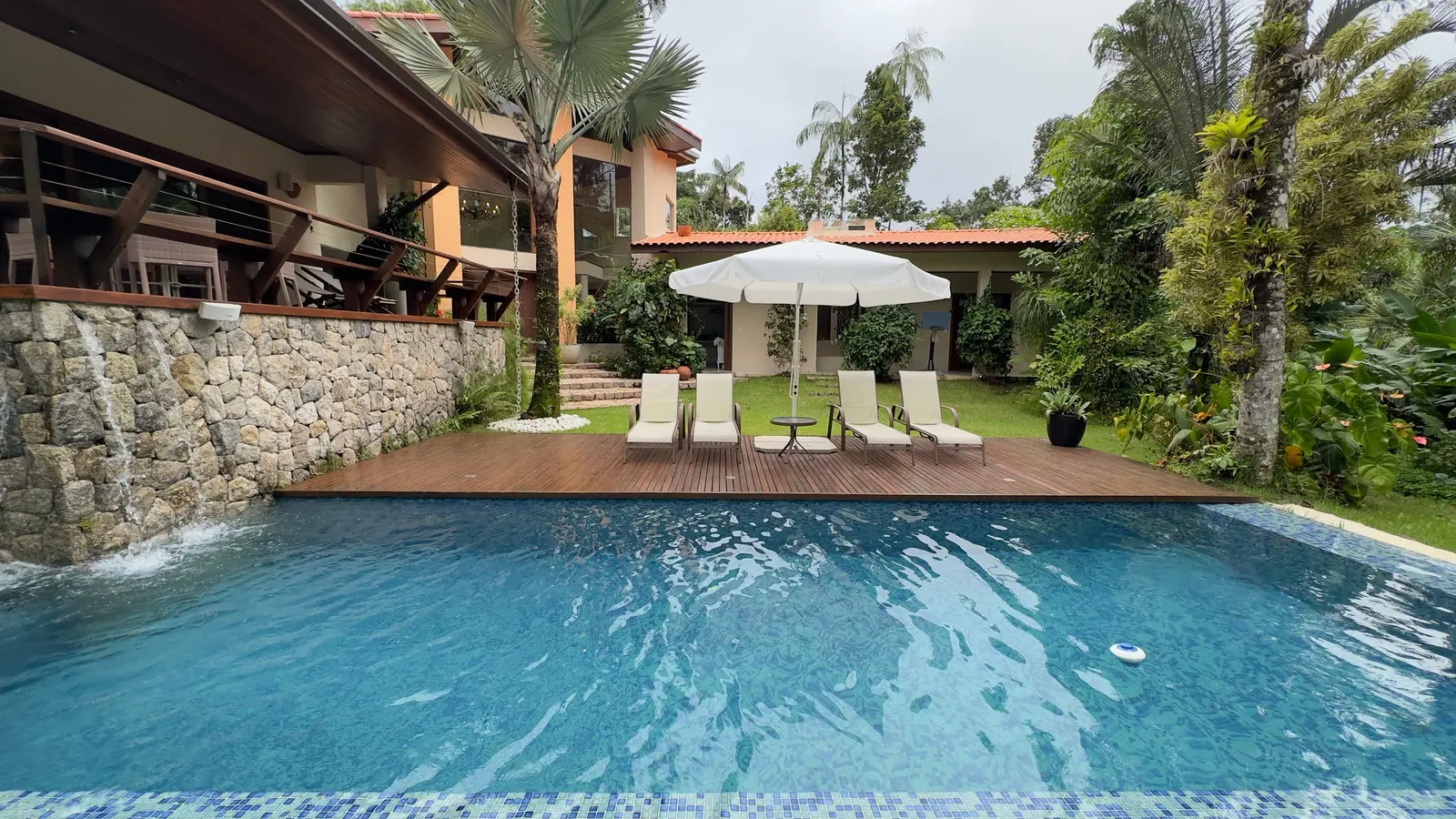 Área externa 6 — Iporanga, Guarujá, para temporada, Casa