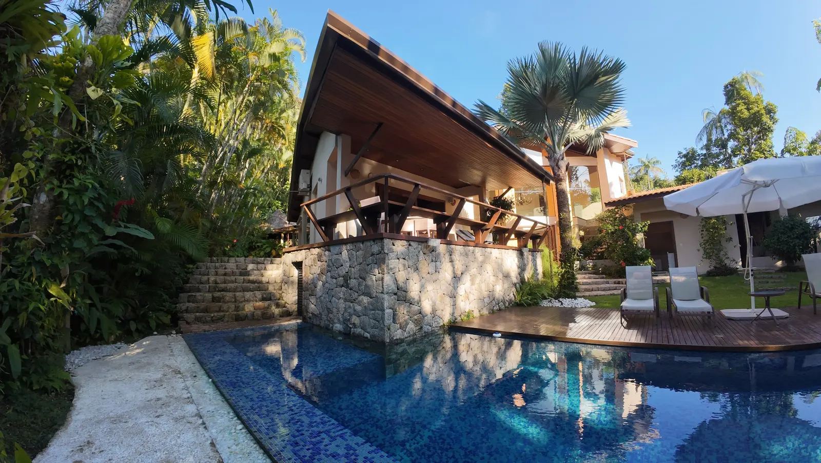 Área externa 13 — Iporanga, Guarujá, para temporada, Casa