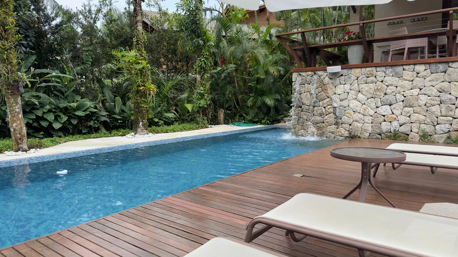 Área externa 3 — Iporanga, Guarujá, para temporada, Casa
