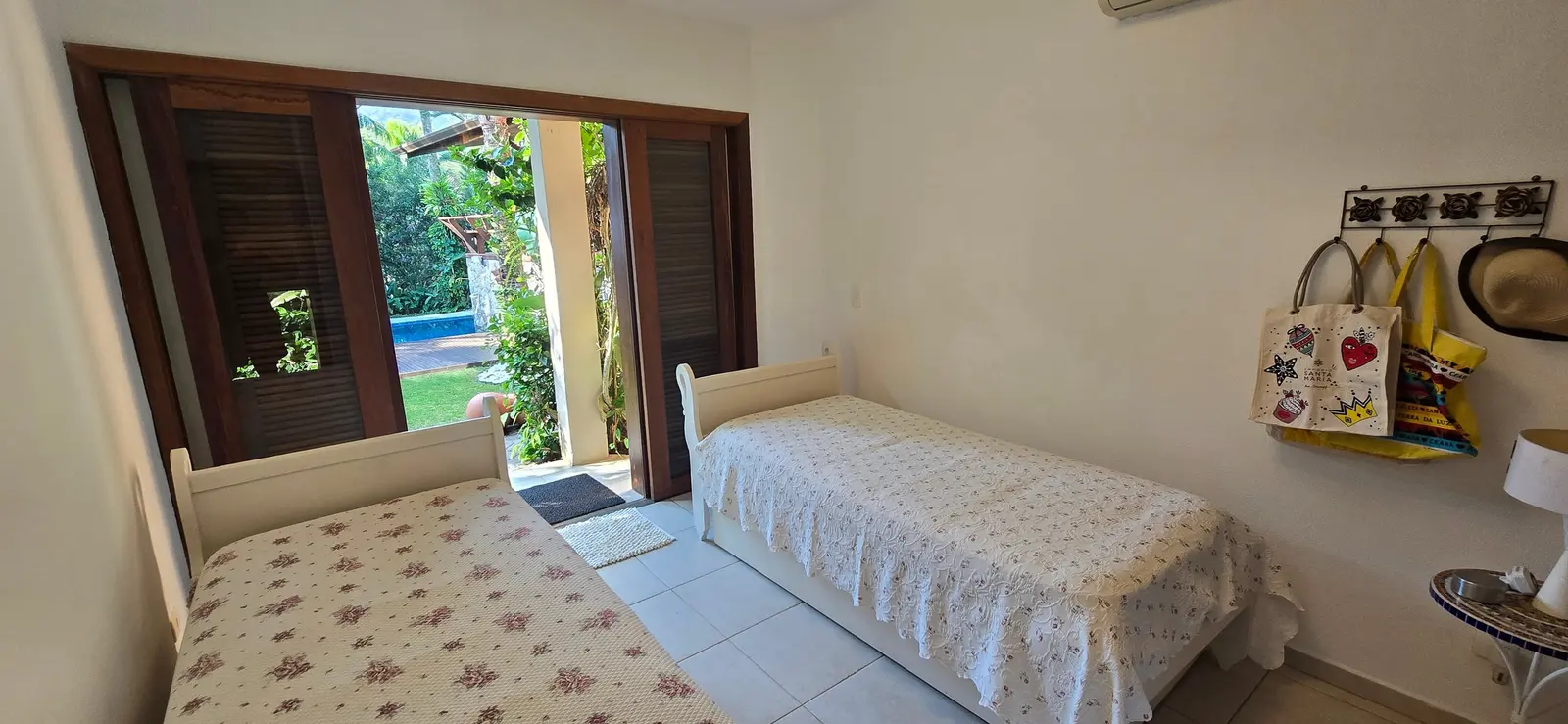 Suíte 13 — Iporanga, Guarujá, para temporada, Casa