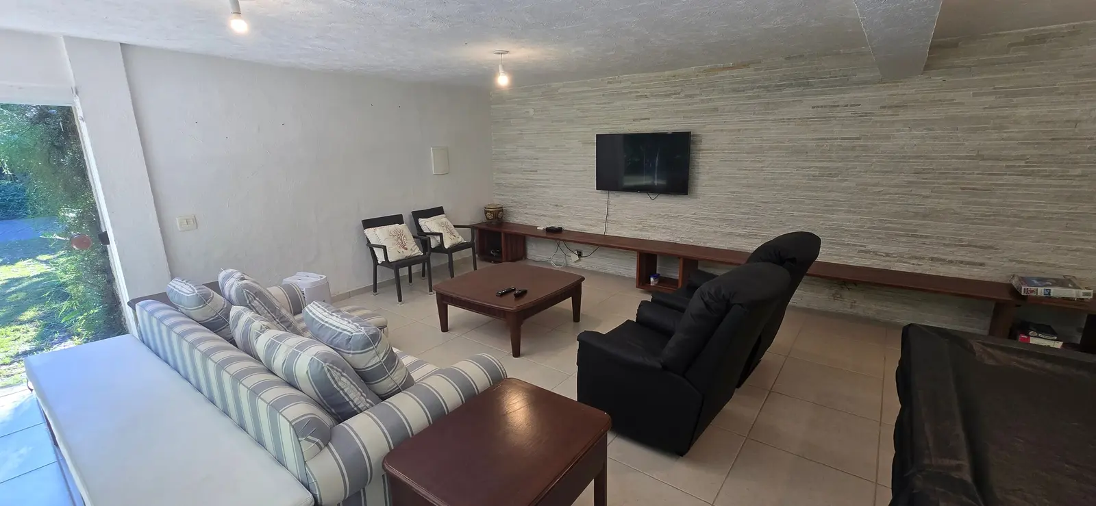Área de serviço 6 — Iporanga, Guarujá, para temporada, Casa