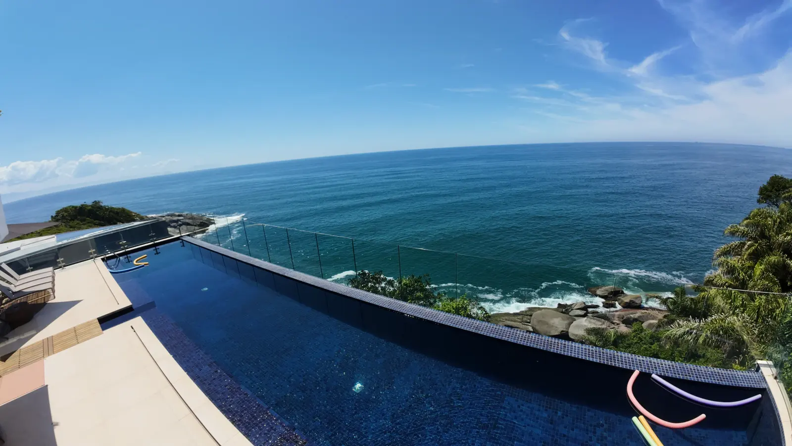 Vista aérea 5 — Iporanga, Guarujá, para temporada, Casa