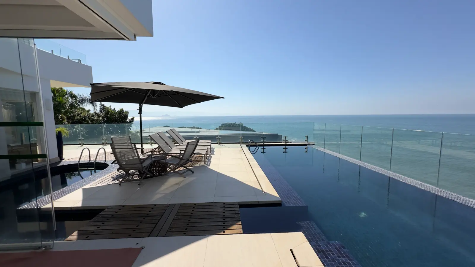 Área externa 1 — Iporanga, Guarujá, para temporada, Casa