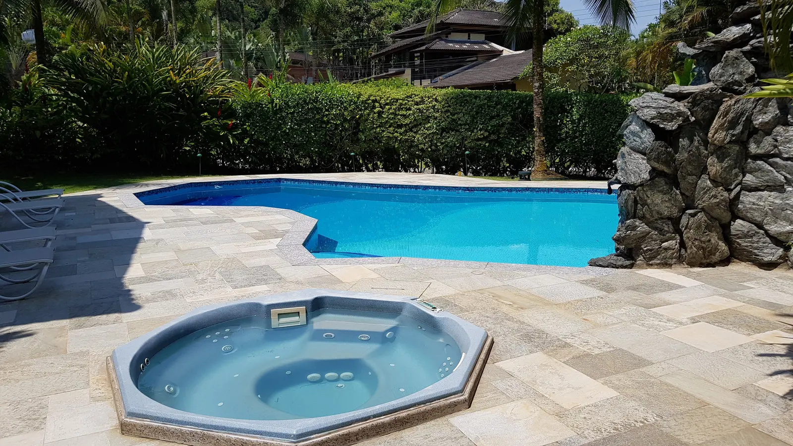 Área externa 10 — São Pedro, Guarujá, à venda e para locação, Casa