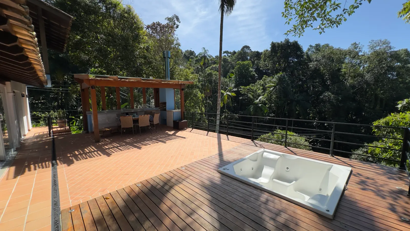 Área externa 9 — São Pedro, Guarujá, para locação, Casa