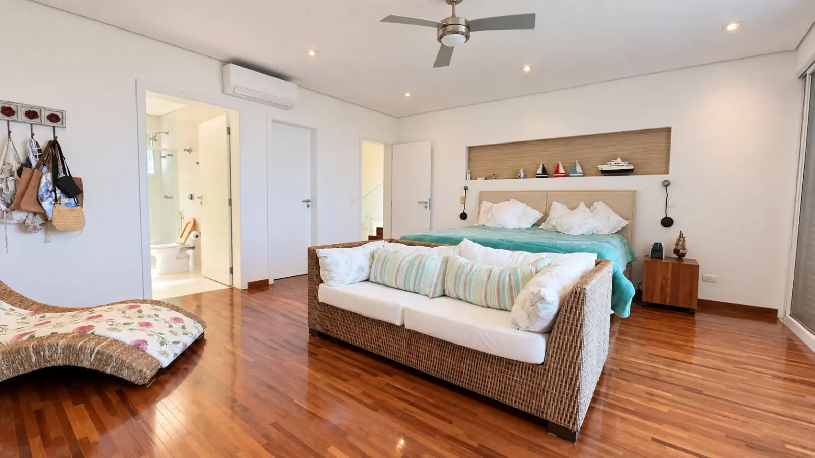 Casa para aluguel anual no condominio Iporanga (55)