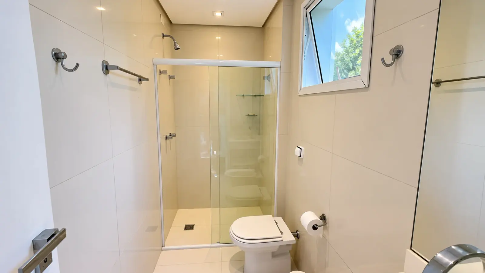 Casa para aluguel anual no condominio Iporanga (44)