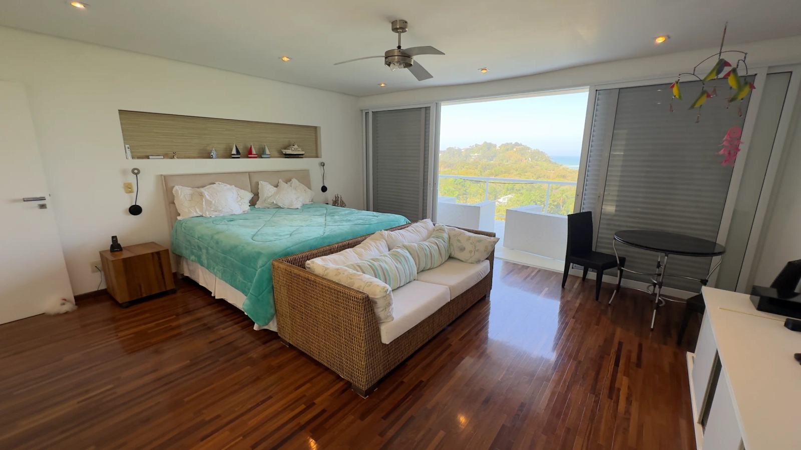 Casa no Condominio Iporanga com Vista para o Mar para Aluguel Anual (1)