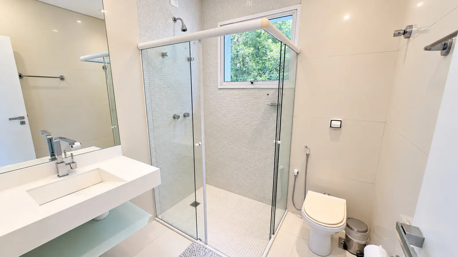 Casa para aluguel anual no condominio Iporanga (51)