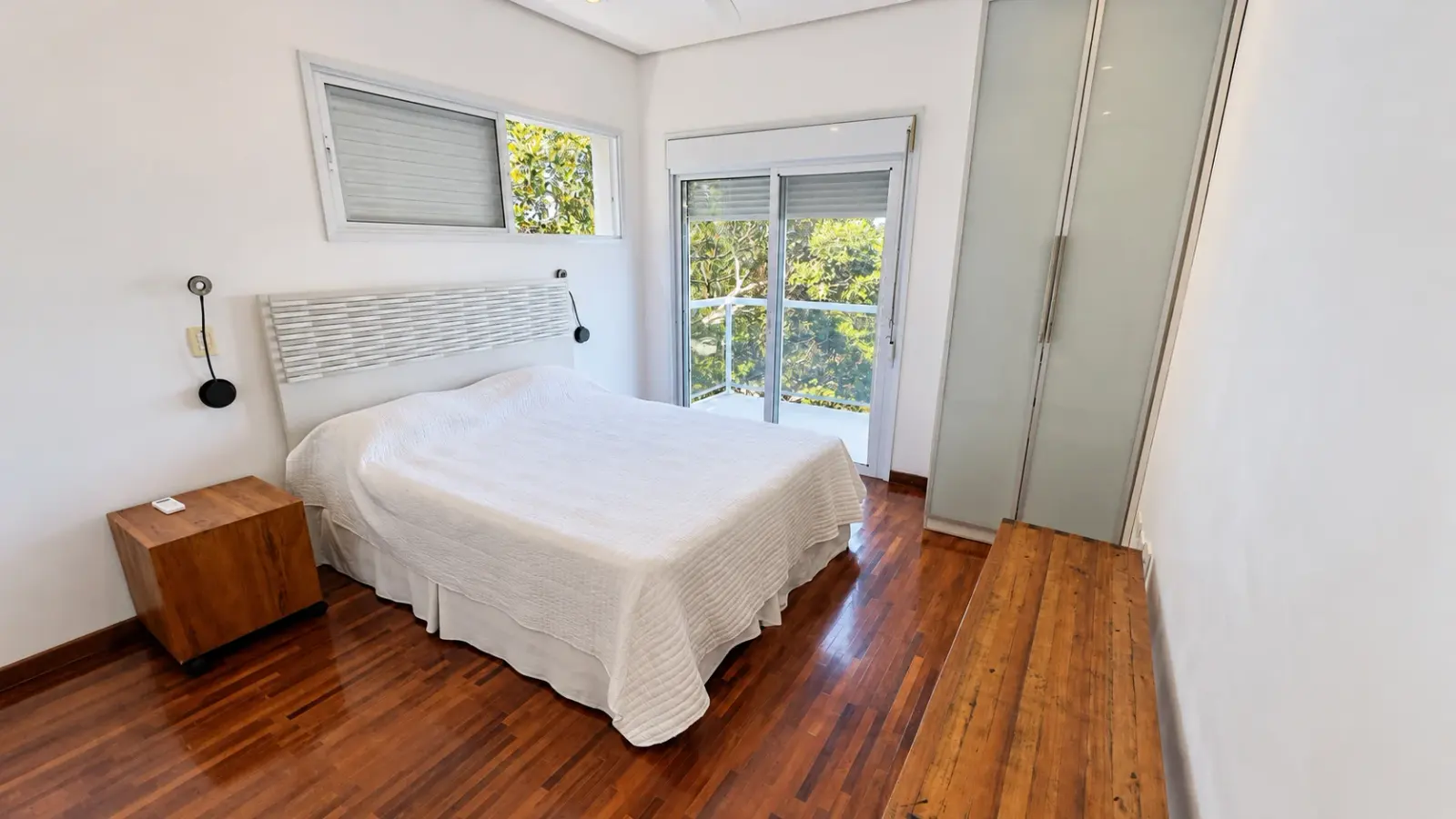 Casa para aluguel anual no condominio Iporanga (52)
