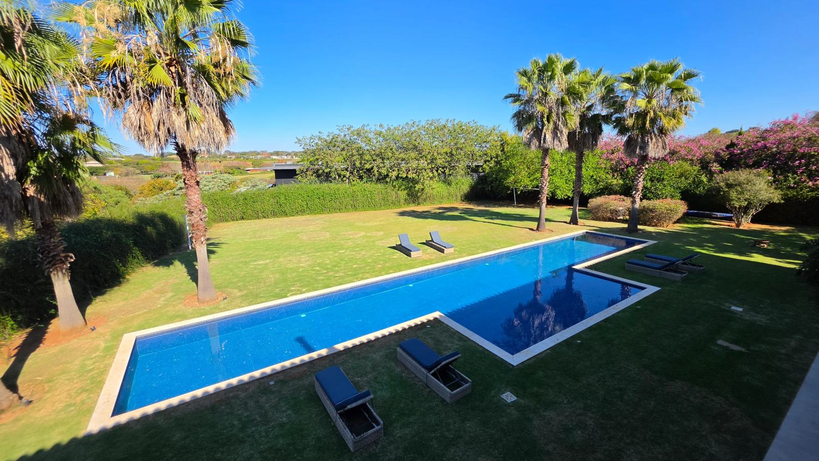 Imóveis no condominio fazenda boa vista fase 2 5 suites venda e locação casa (45)