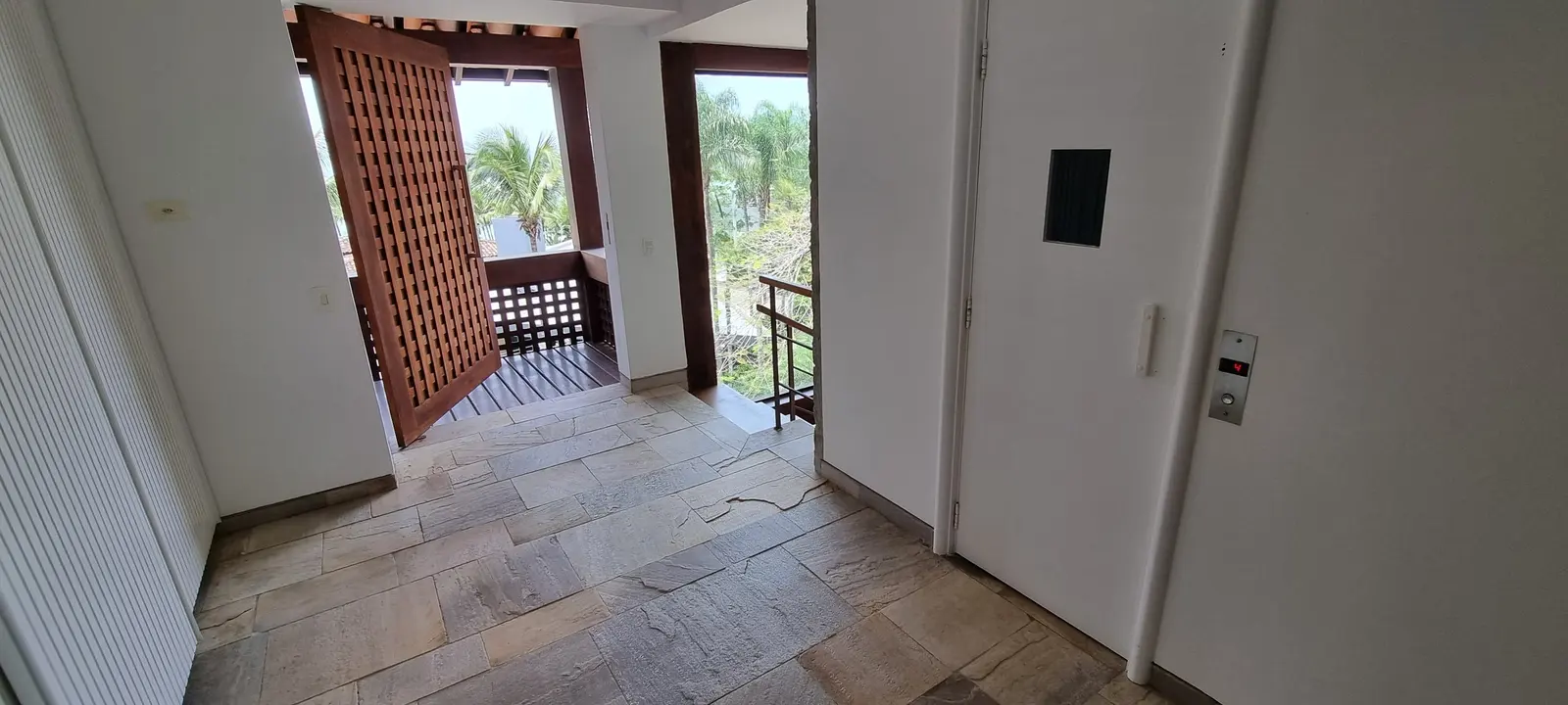 Área de serviço 1 — Iporanga, Guarujá, à venda e para locação, Casa