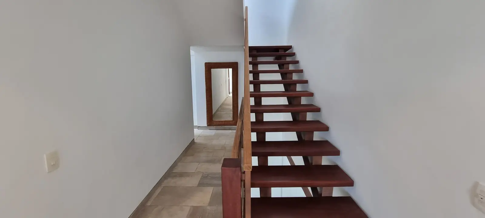 Área de serviço 2 — Iporanga, Guarujá, à venda e para locação, Casa
