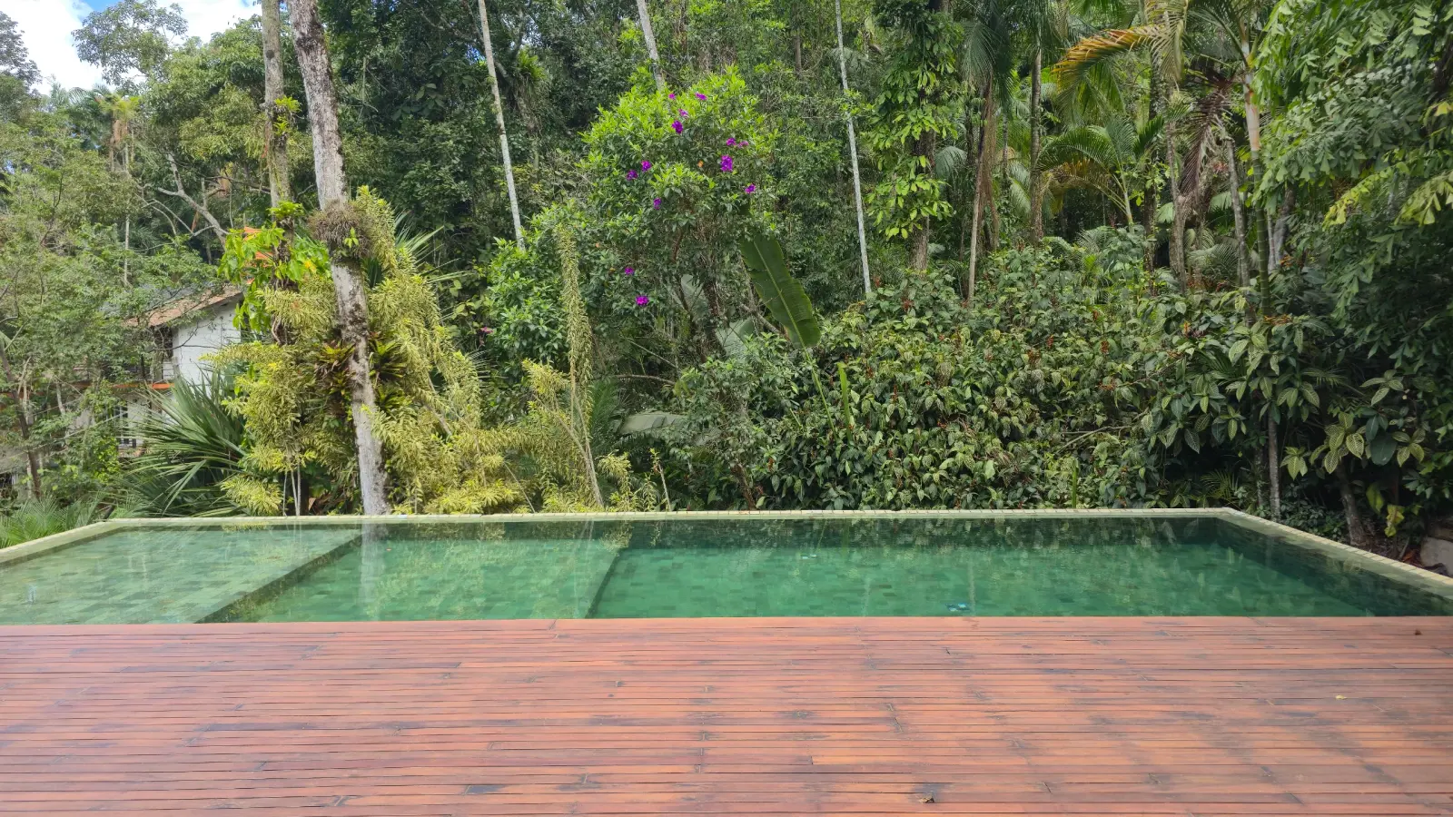 Área externa 3 — São Pedro, Guarujá, à venda e para locação, Casa