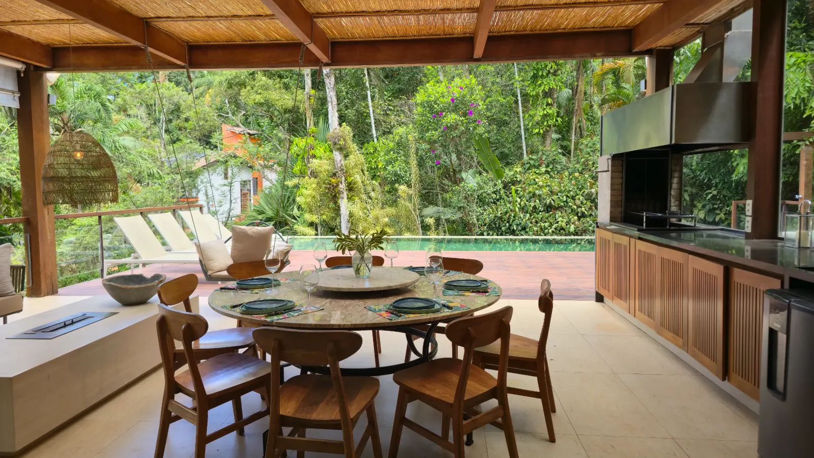 Área externa 12 — São Pedro, Guarujá, à venda e para locação, Casa